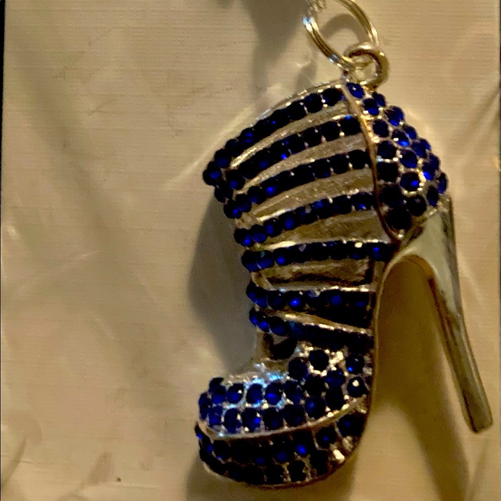 It’s the blue stiletto sandal for me!👠💙💙